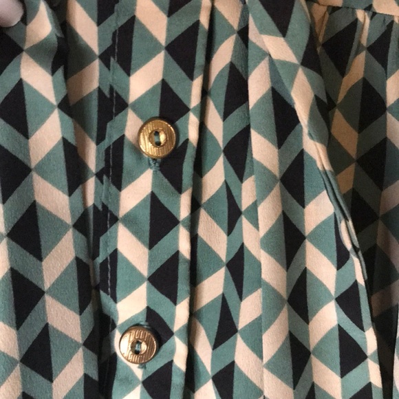 Long Sleeve Button-up Tie-front Dress - Picture 4 of 4